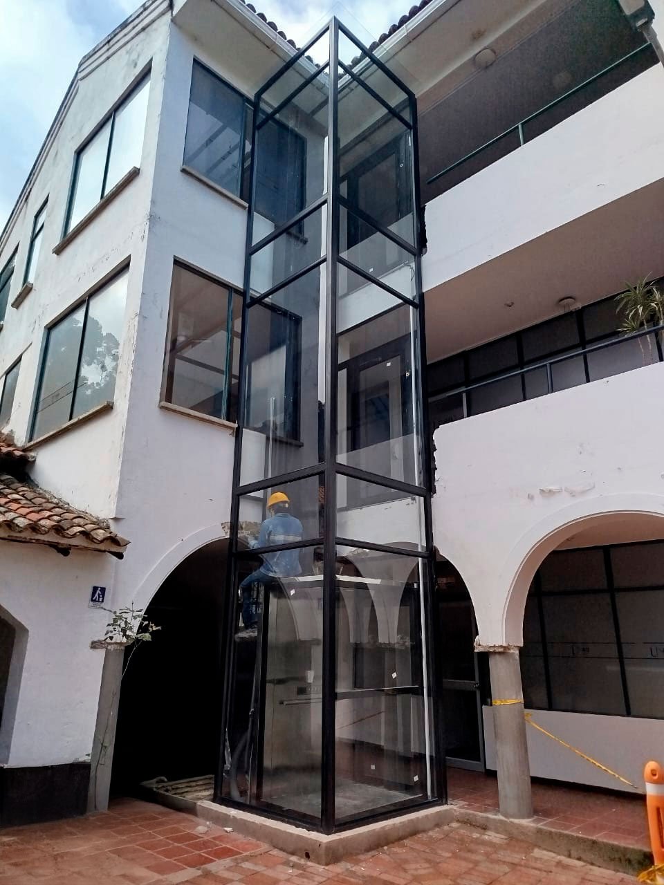 vidrios-marquesinas-colombia-trabajo-calidad